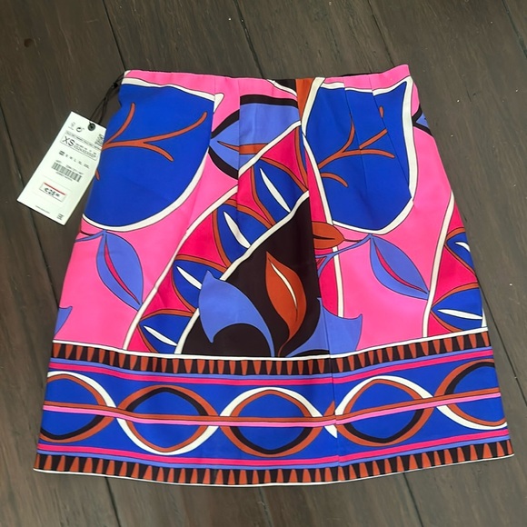 Zara Dresses & Skirts - Zara multi colored skirt